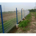 Triangular bending wire mesh fence